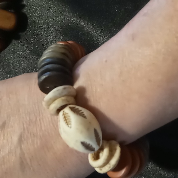 Talbots Large chunky beaded expandable bracelets 3 wooden beaded neutral colors - Picture 6 of 8